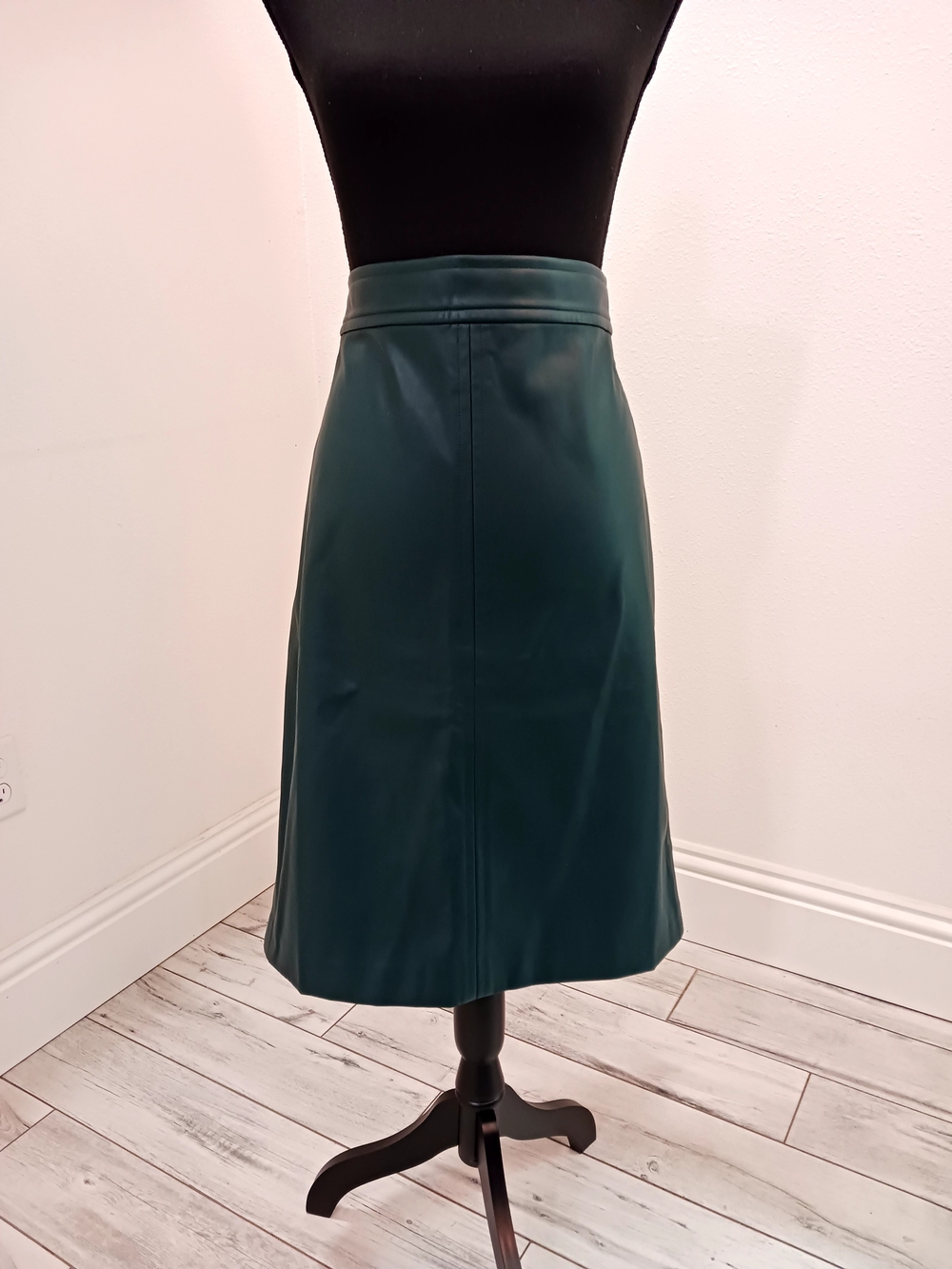 Ann Taylor Faux Leather A-Line Skirt in Dark Green